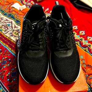 NEW Running Air gel sports tennis shoe BLACK STRETCH MATERIAL.